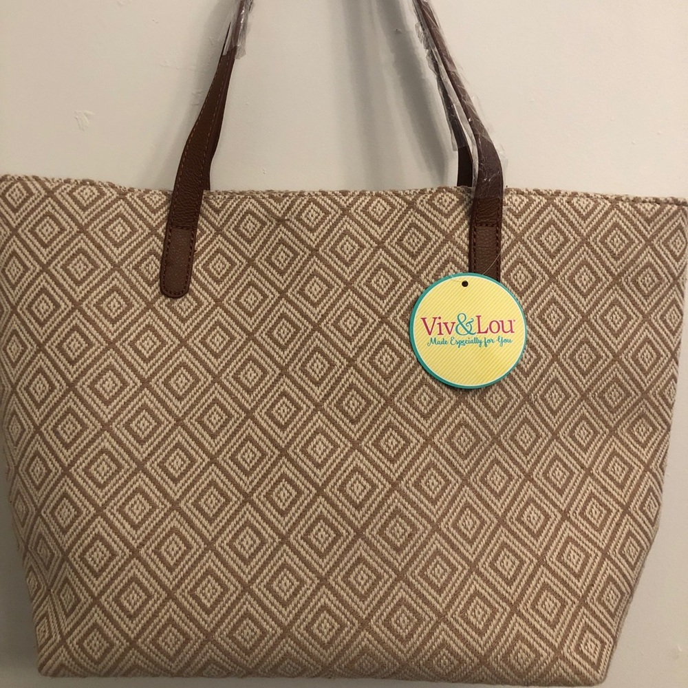 NWT adorable Viv & Lou bag + wristlet